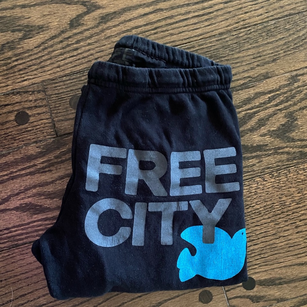 Free city sweatpants
